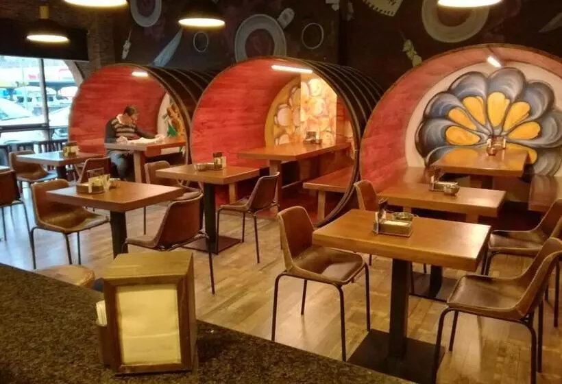 Hotelli Pensión Los Trillizos