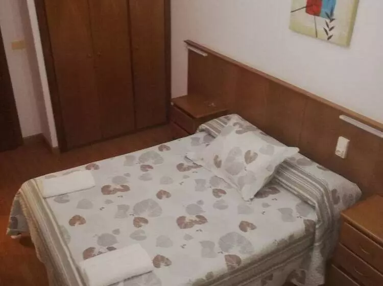 Hotelli Pensión Los Trillizos