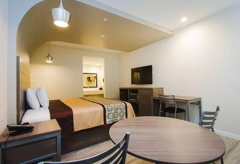 هتل Scottish Inn & Suites  Atascocita