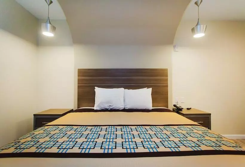 هتل Scottish Inn & Suites  Atascocita
