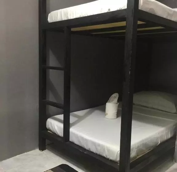 Hotel Island Hostel