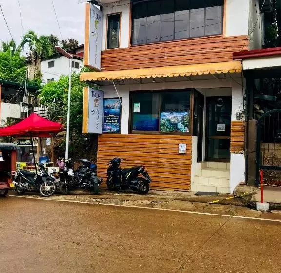 Hotel Island Hostel