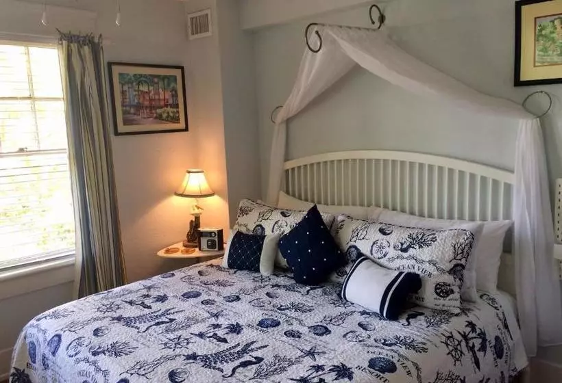 هتل The German Berl Inn