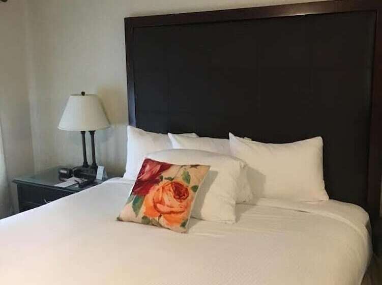 فندق The Waldport Inn