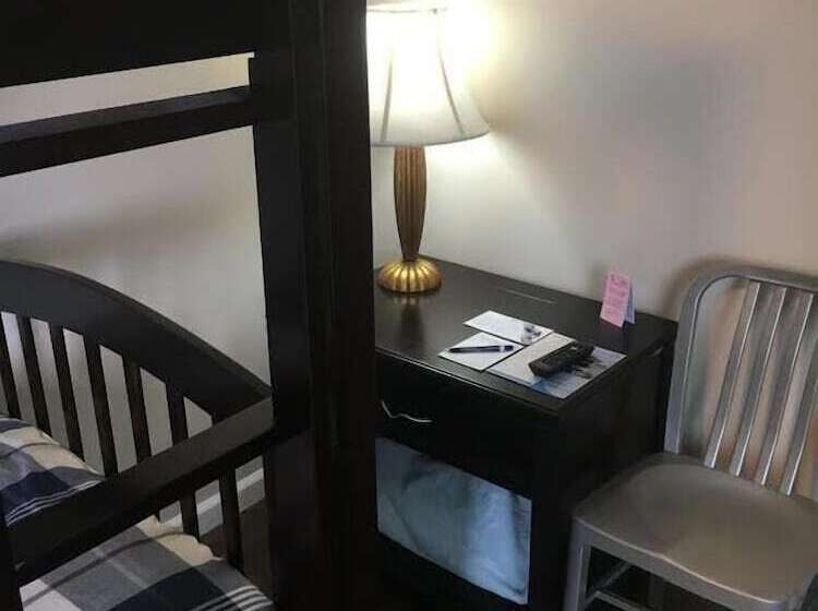 فندق The Waldport Inn