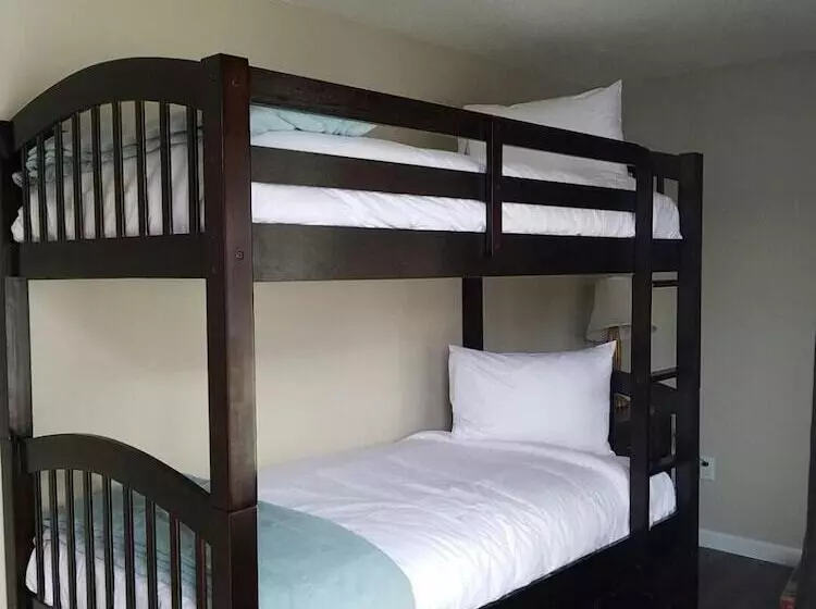 Hotelli The Waldport Inn