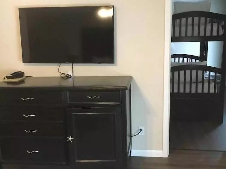 Hotelli The Waldport Inn