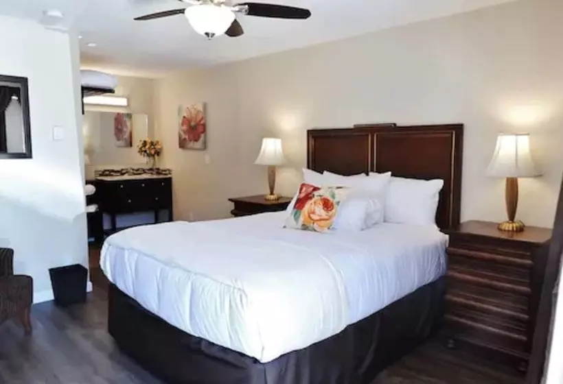 Hotelli The Waldport Inn