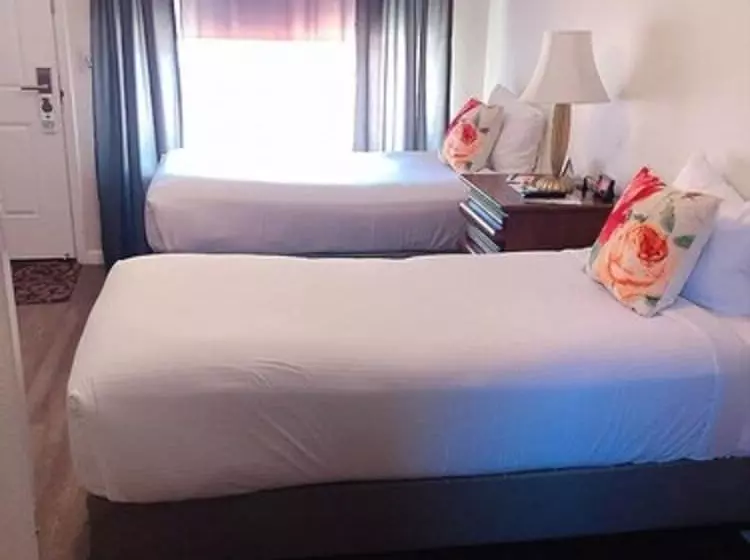 Hotelli The Waldport Inn