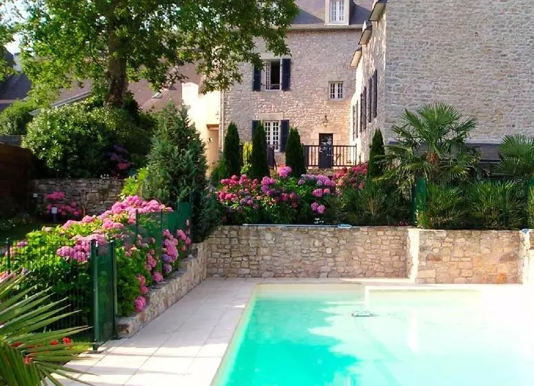 Hotelli Villa Ti An Amiral