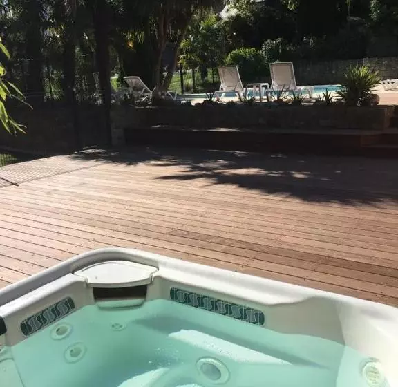 Hotelli Villa Ti An Amiral