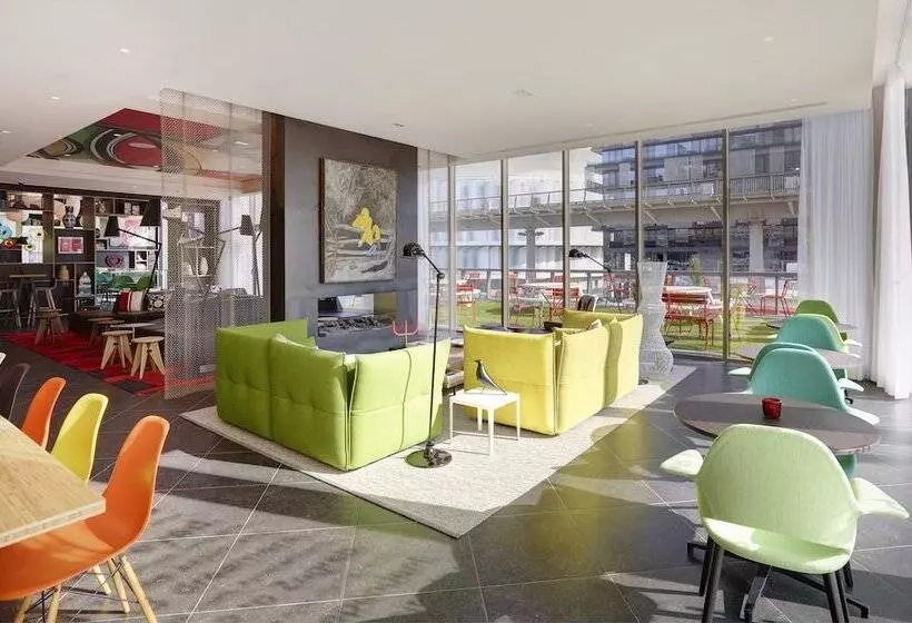 ホテル Citizenm Paris La Defense