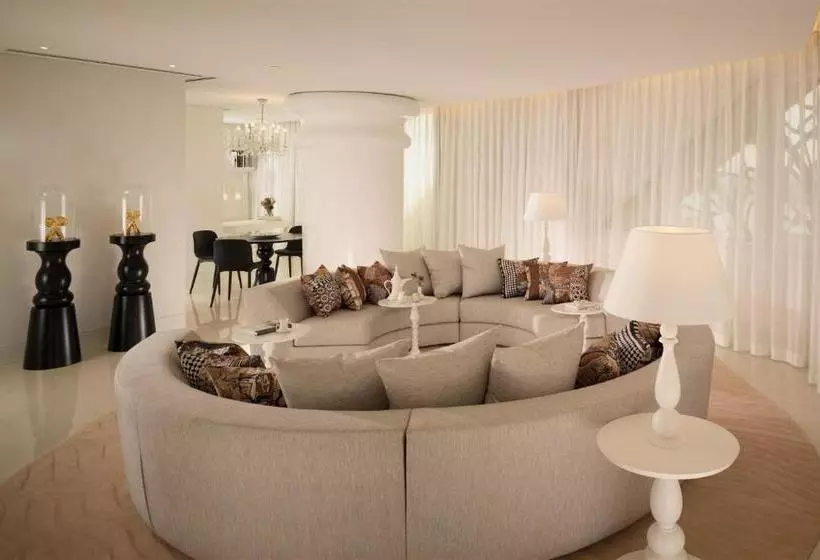 Hotelli Deluxe Apartments