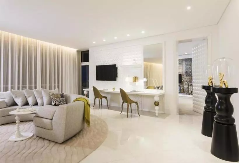 Hotelli Deluxe Apartments