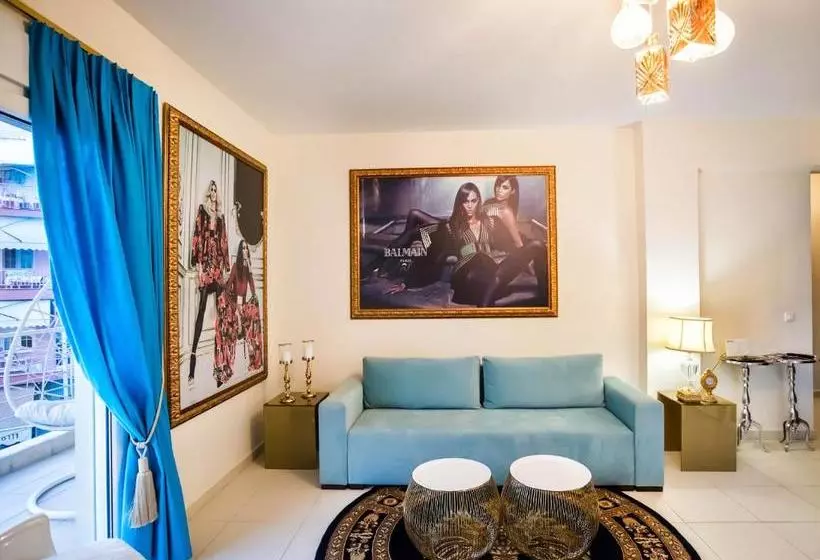 Hotelli Deluxe Apartments