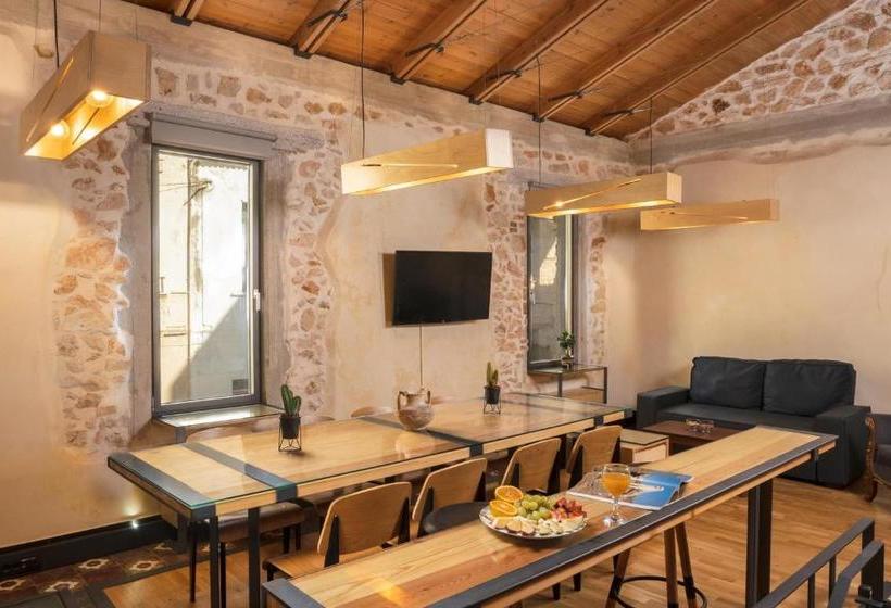 فندق Evans House