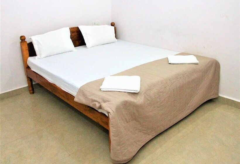 Hotel Fig Fin Beach Resort