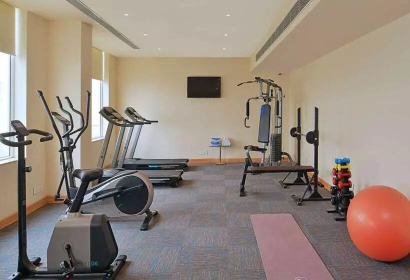 ホテル Golden Sarovar Portico Amritsar