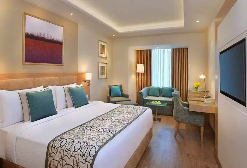 ホテル Golden Sarovar Portico Amritsar