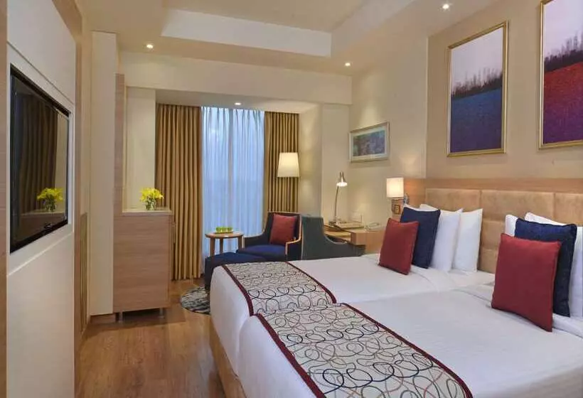 ホテル Golden Sarovar Portico Amritsar