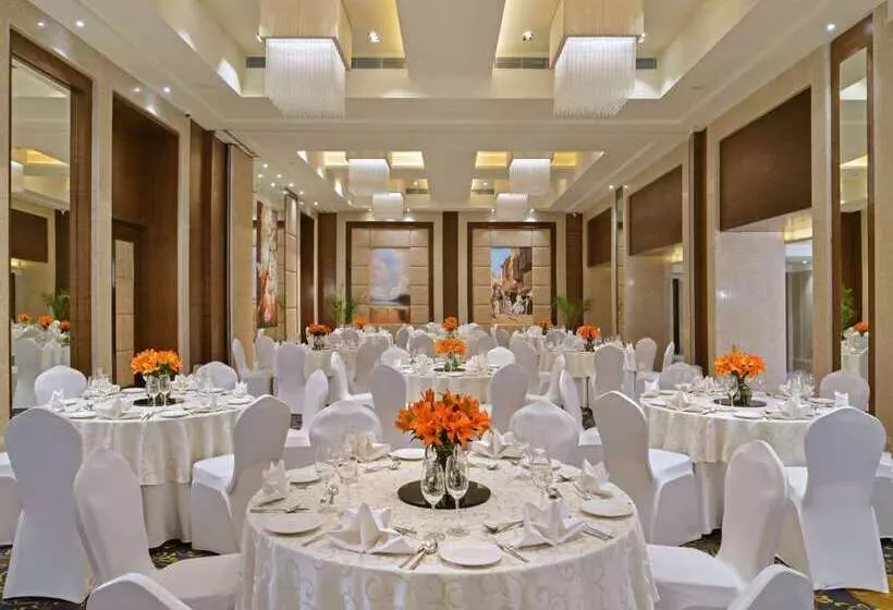 ホテル Golden Sarovar Portico Amritsar