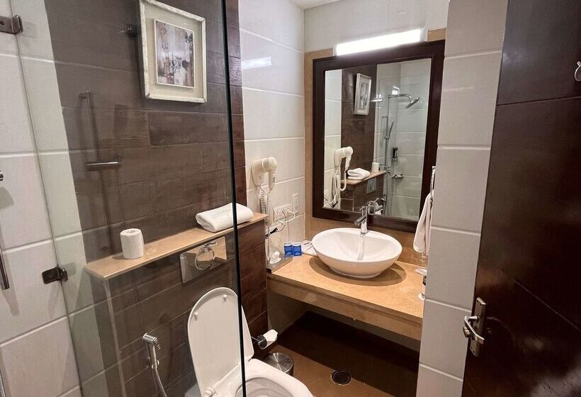 هتل Golden Sarovar Portico Amritsar