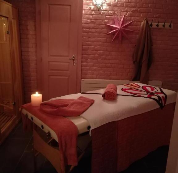 ホテル La Bourgogne En Ville