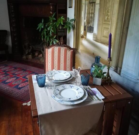 ホテル La Bourgogne En Ville