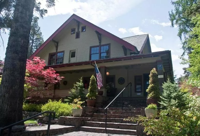 Hotelli Lara House Bed And Breakfast