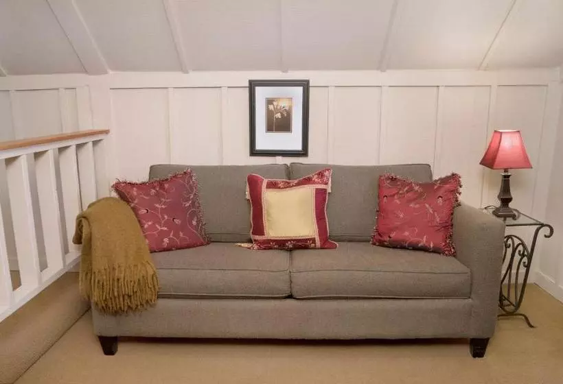 Hotelli Lara House Bed And Breakfast