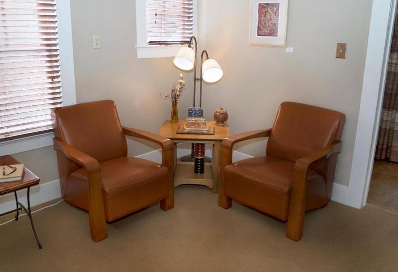 Hotel Lara House Bed And Breakfast