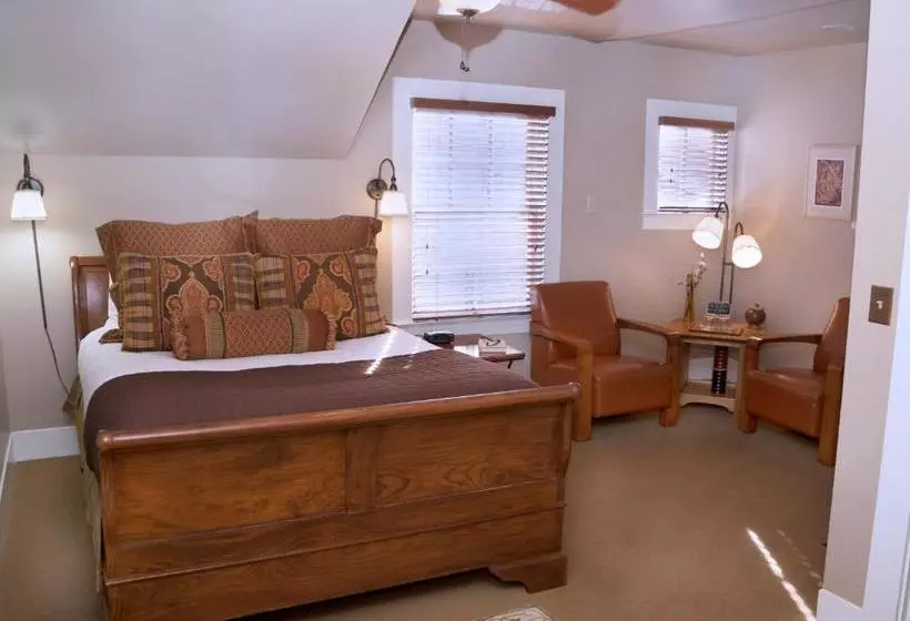 Hotelli Lara House Bed And Breakfast