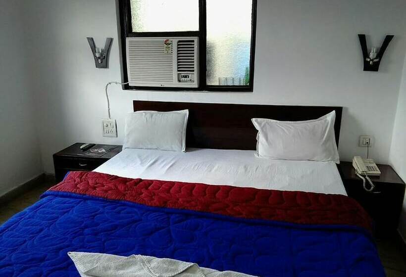 호텔 Navneet Grand