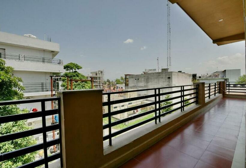 Super Hotel O Gms Road Ballupur Chowk