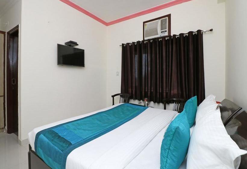 OYO 9963 Hotel Raja Palace