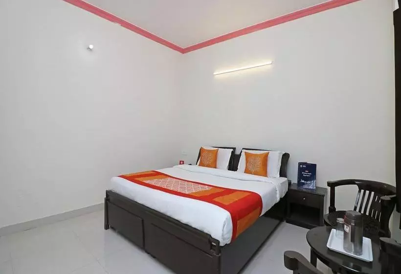 OYO 9963 Hotel Raja Palace