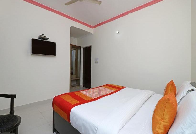 OYO 9963 Hotel Raja Palace