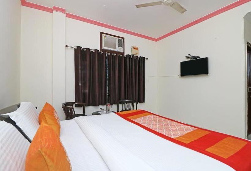 OYO 9963 Hotel Raja Palace