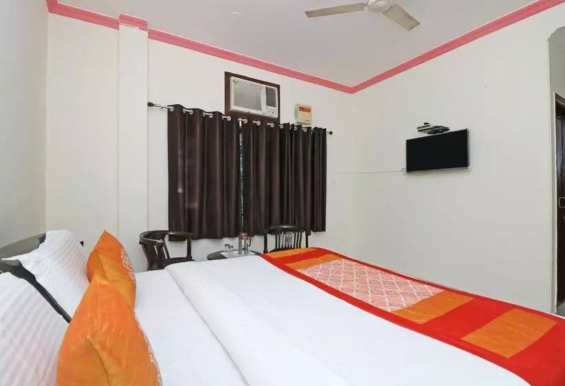 OYO 9963 Hotel Raja Palace