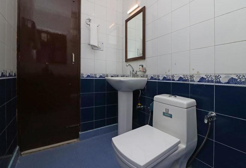 OYO 9963 Hotel Raja Palace