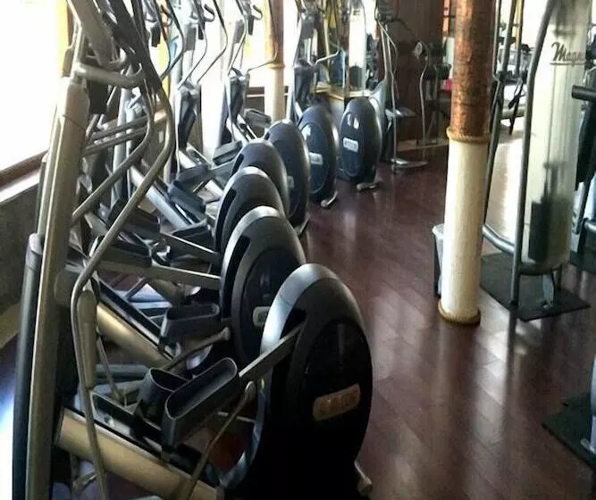 Hotelli Raybow International