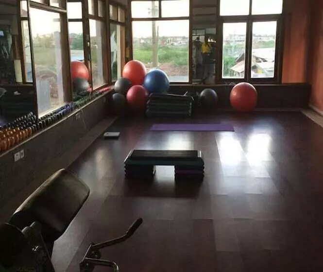 Hotelli Raybow International