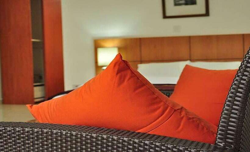 בית מלון כפרי Raybow International