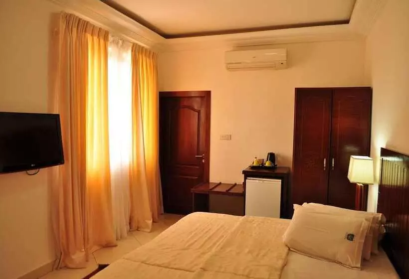 Hotelli Raybow International