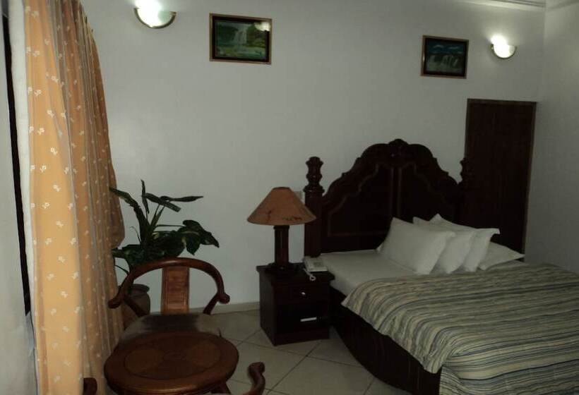 בית מלון כפרי Raybow International