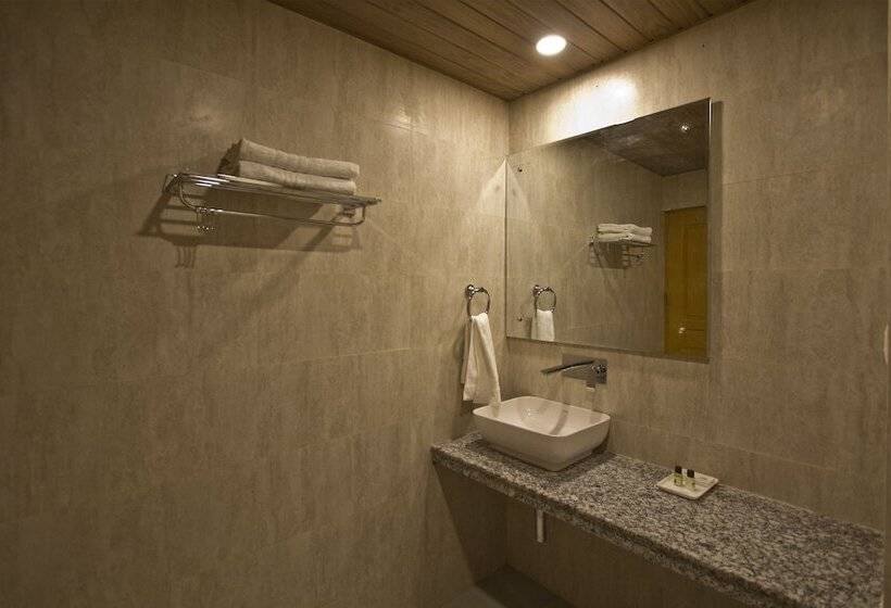 בית מלון כפרי Sarthak Regency By M K Hospitality,rangri, Manali,hp,just 1 Kms From Volvo Parking