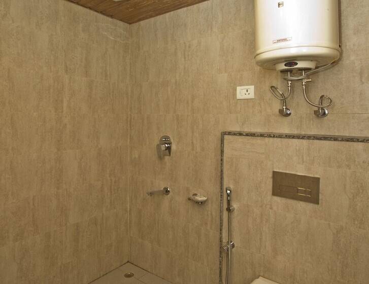 בית מלון כפרי Sarthak Regency By M K Hospitality,rangri, Manali,hp,just 1 Kms From Volvo Parking