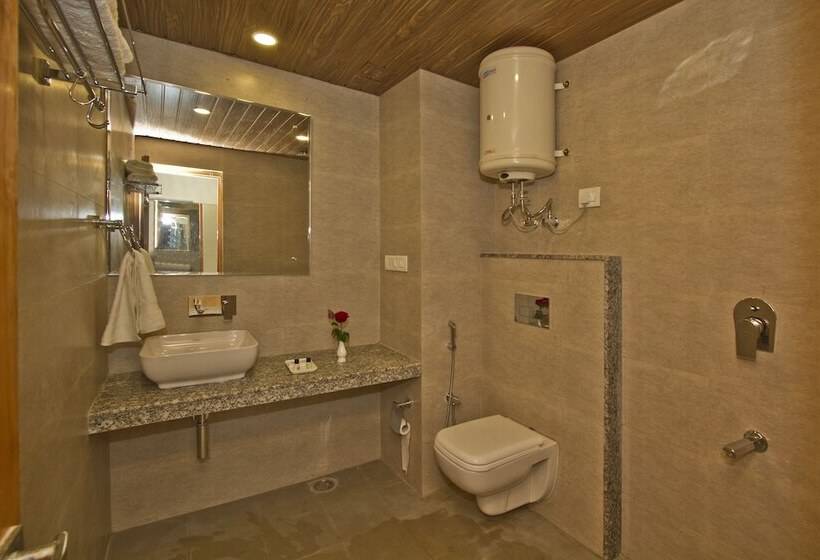 בית מלון כפרי Sarthak Regency By M K Hospitality,rangri, Manali,hp,just 1 Kms From Volvo Parking