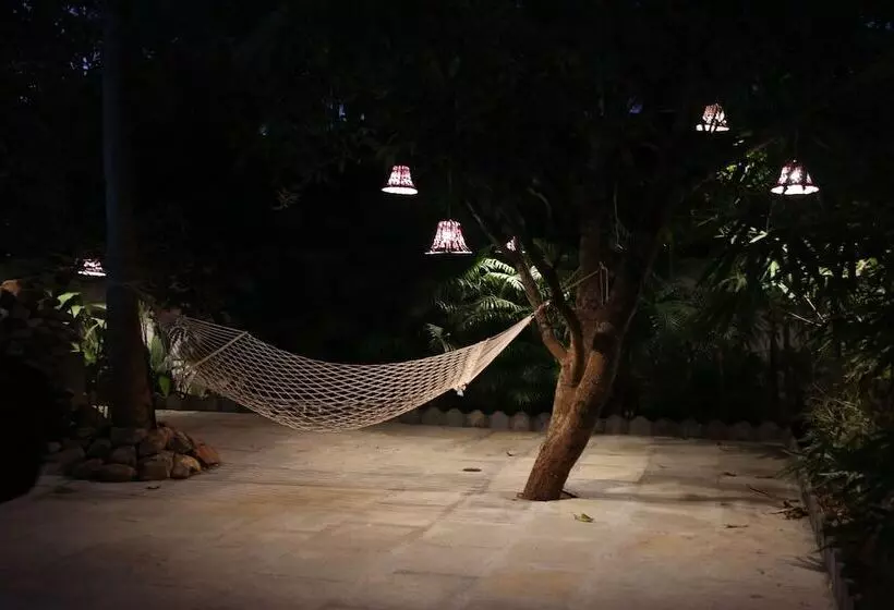 Hotelli Shantie Shakthi Vagator Resort With Swimming Pool