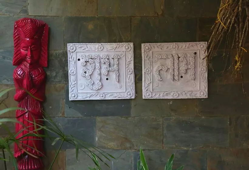 Hotelli Shantie Shakthi Vagator Resort With Swimming Pool